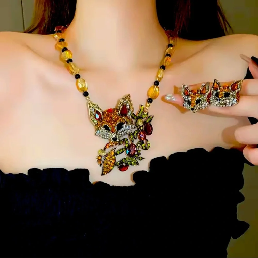 Vintage Baroque Crystal Fox Necklace/Earrings - Picture 5 of 8